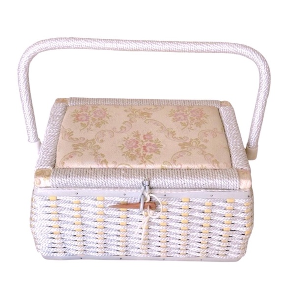 Vintage Sewing Basket - Picture 3 of 7